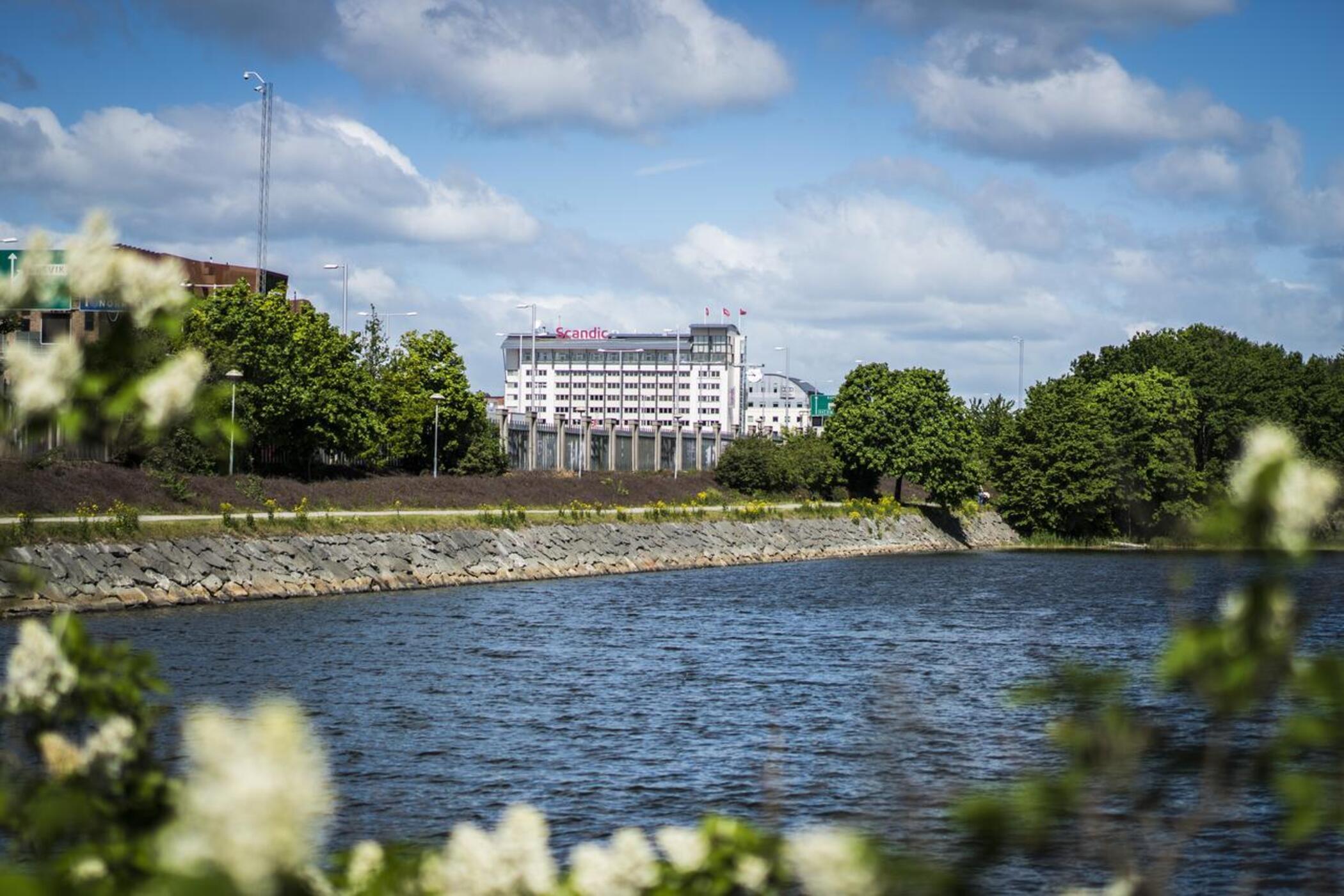 Отель Scandic Jaerva Krog Солна Экстерьер фото